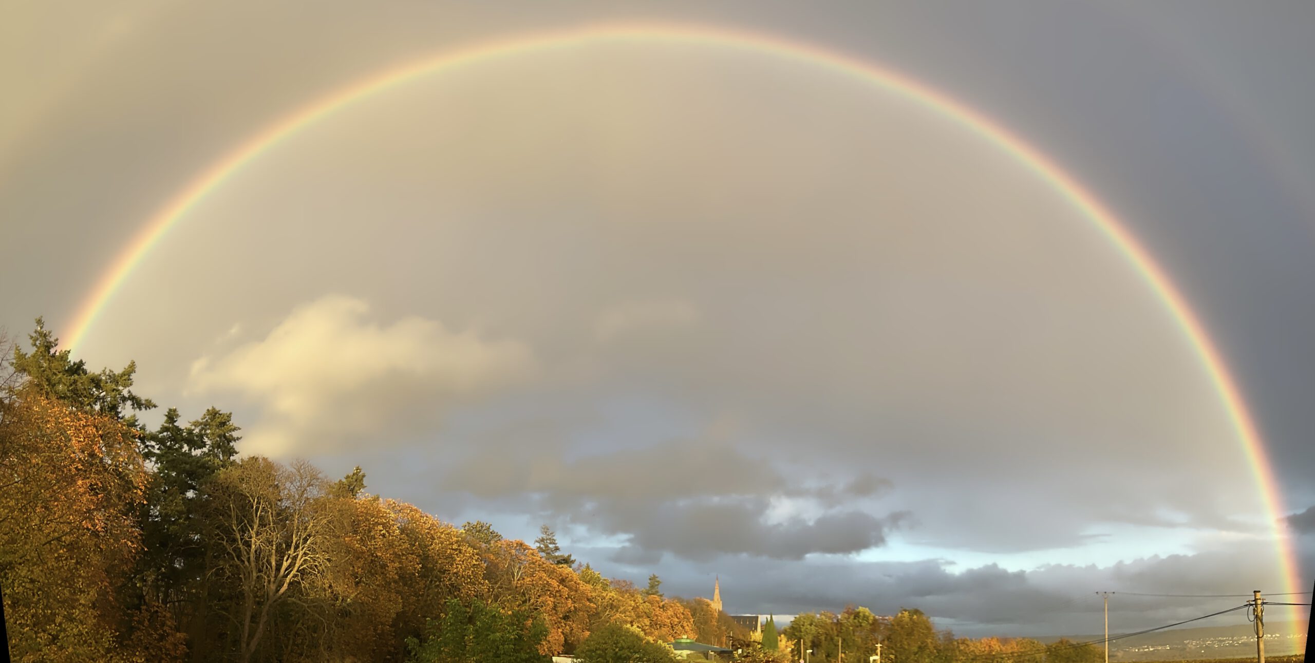 Regenbogen über dem Rochusberg in Bingen